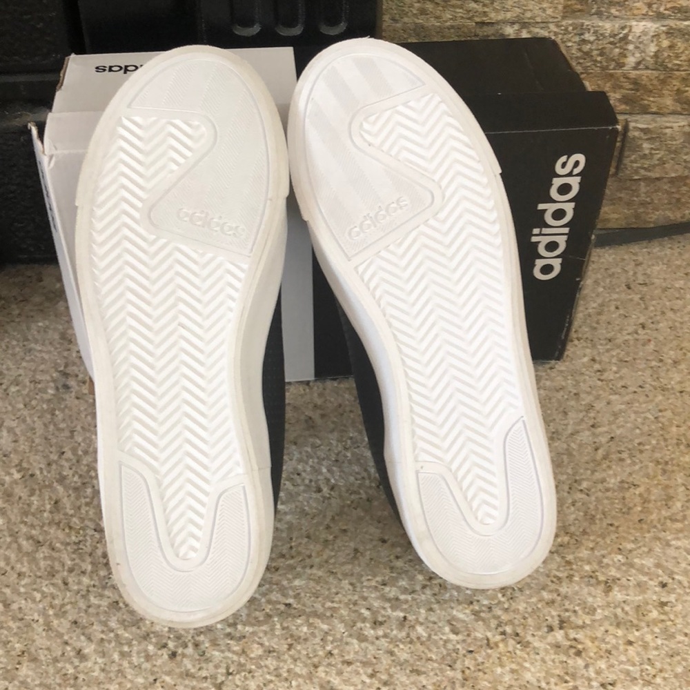💥NWB ADIDAS DAILY QT QUEEN SIZE 5.5 (36 2/3) 💥 - Picture 4 of 8